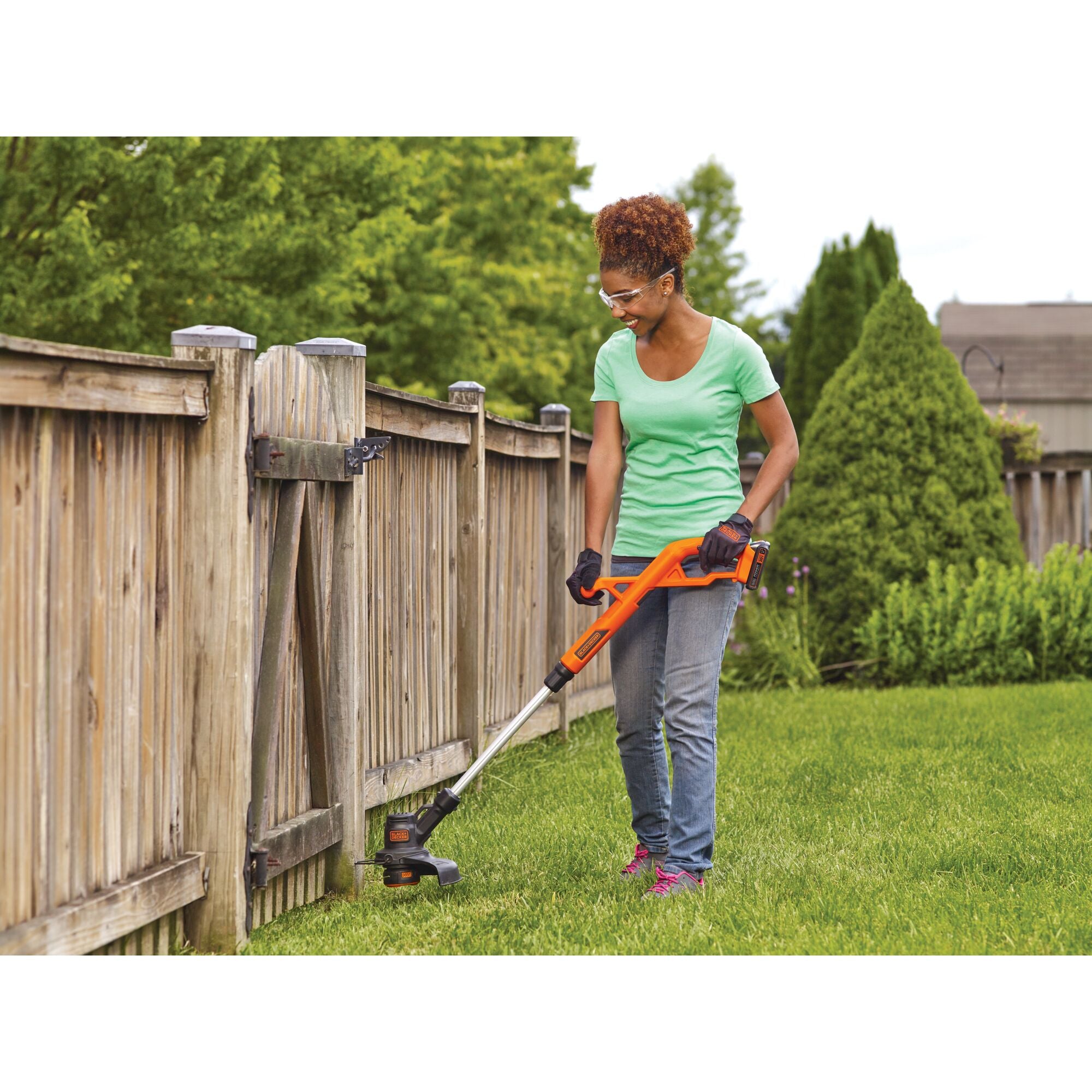 20V MAX* POWERCONNECT™ Cordless 10 Inch String Trimmer and Edger Kit, Battery and Charger Included - Image 2