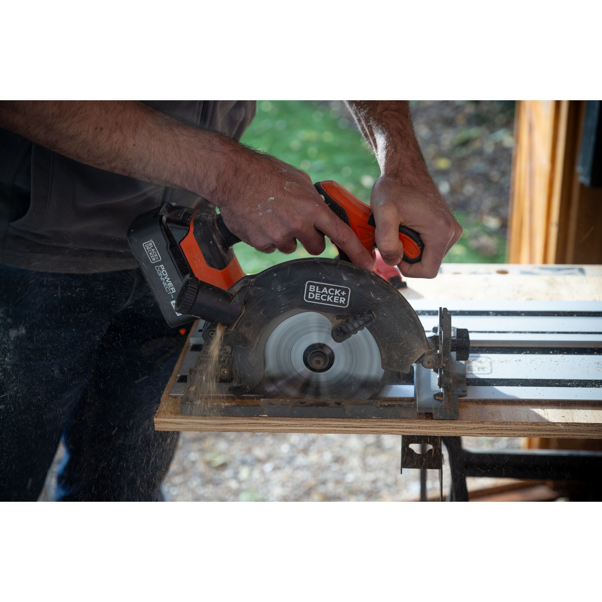20V MAX* POWERCONNECT™ Cordless Brushless 6-1/2 in. Circular Saw Kit (Battery & Charger Included) - Image 2