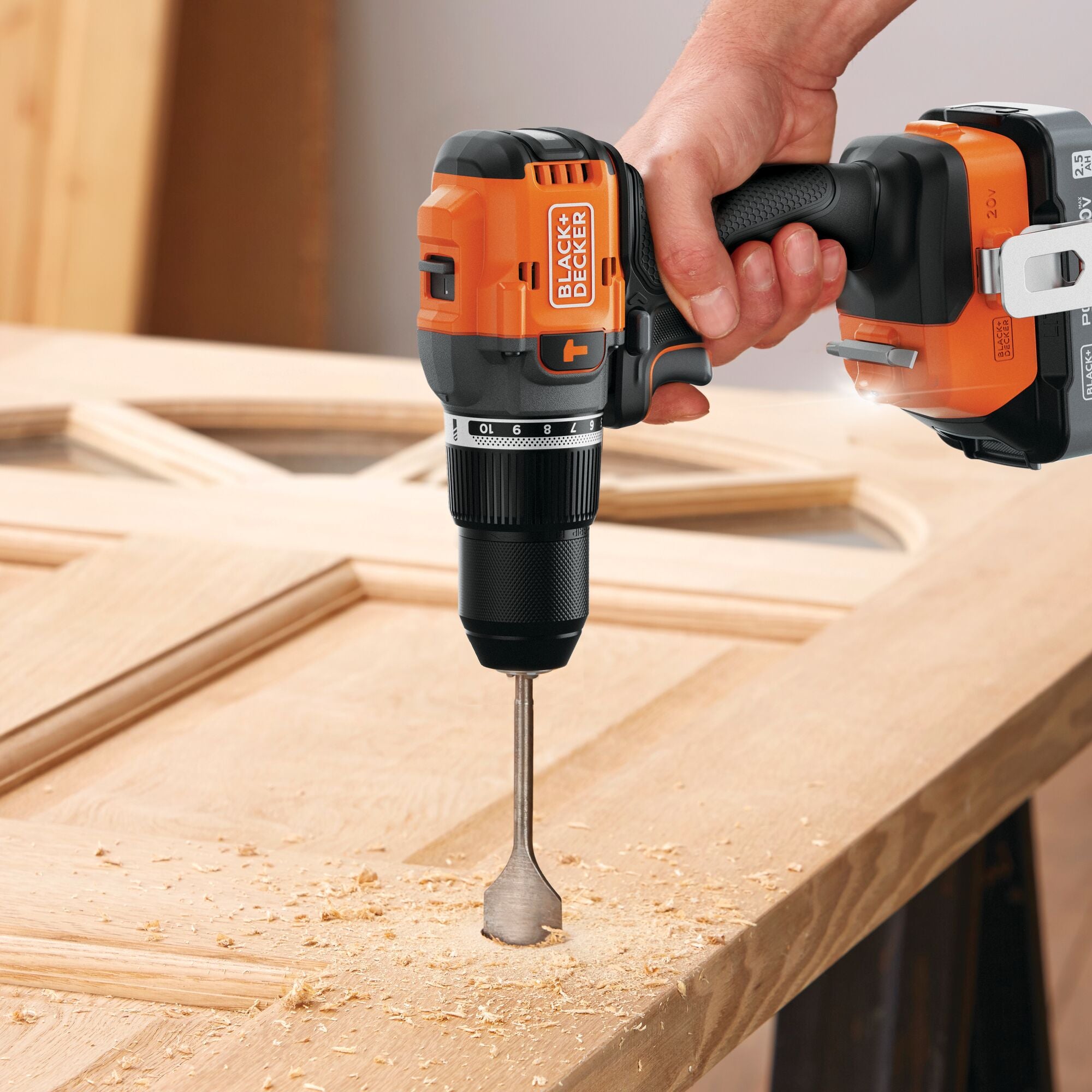 20V MAX* POWERCONNECT™ Cordless Brushless ½-in. Hammer Drill Kit - Image 2