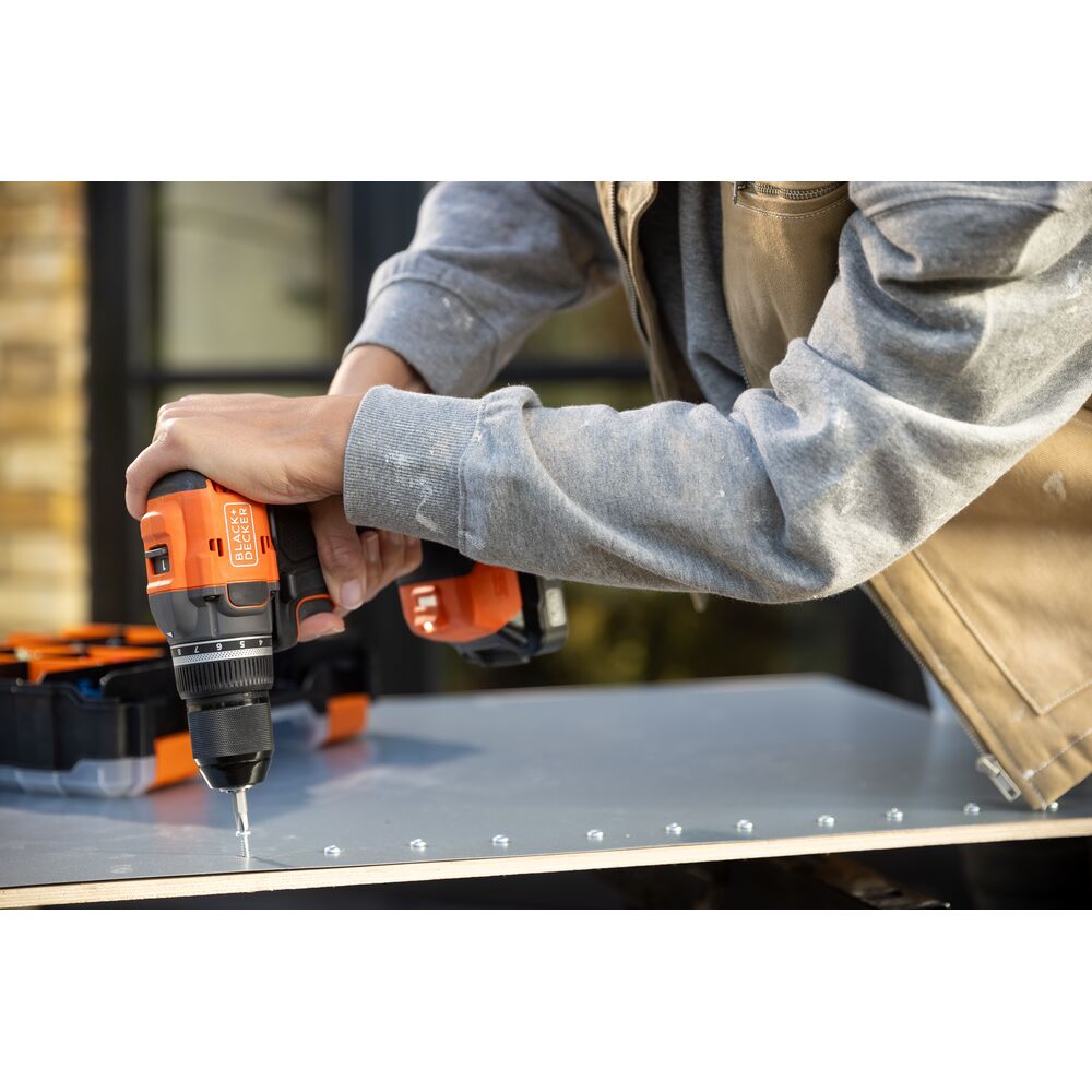 20V MAX* POWERCONNECT™ Cordless Brushless ½-in. Drill/Driver and ¼-in Hex Impact Driver Combo Kit (Battery & Charger Included) - Image 2
