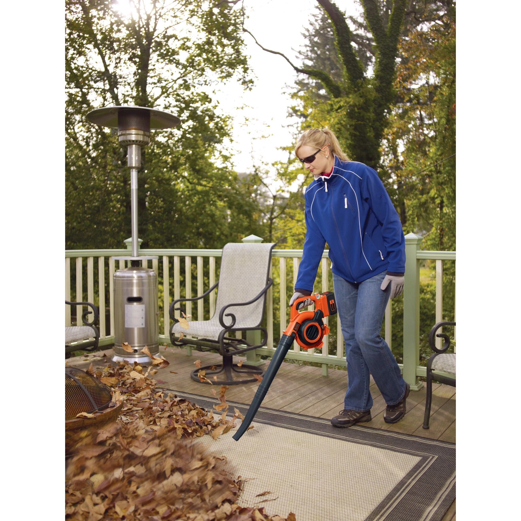 40V MAX* Cordless Leaf Blower and Vacuum, Battery and Charger Included - Image 2